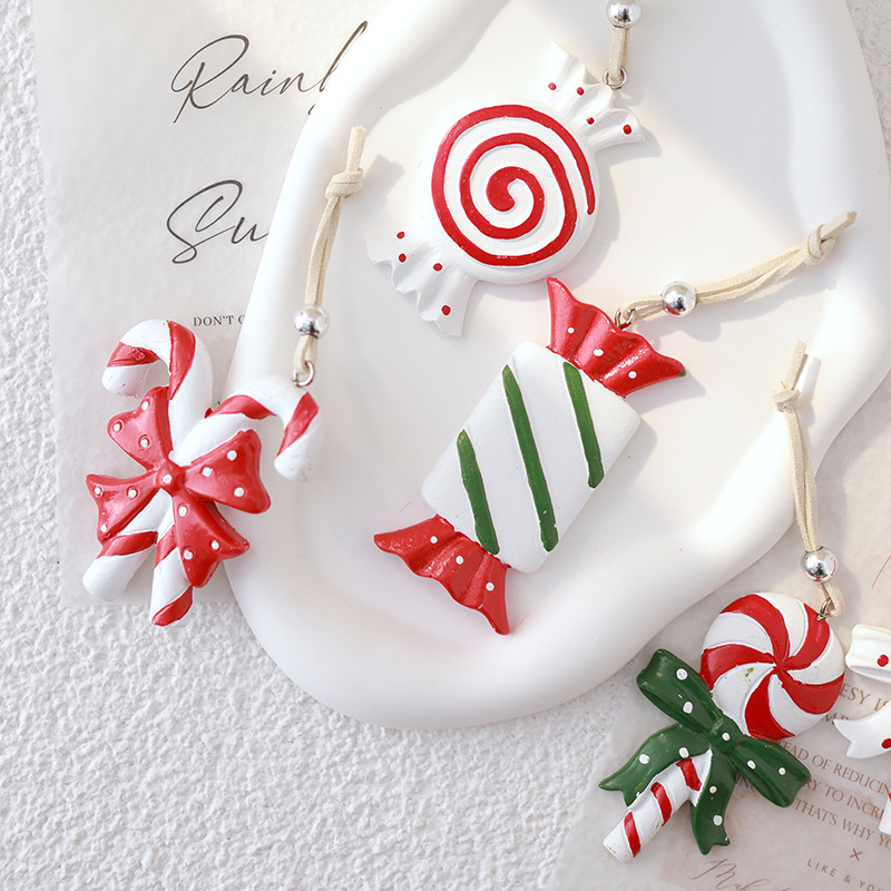 Nuevos productos transfronterizos de venta caliente de resina de color dulces colgantes de Navidad decoraciones de árbol de Navidad dibujadas a mano colgantes