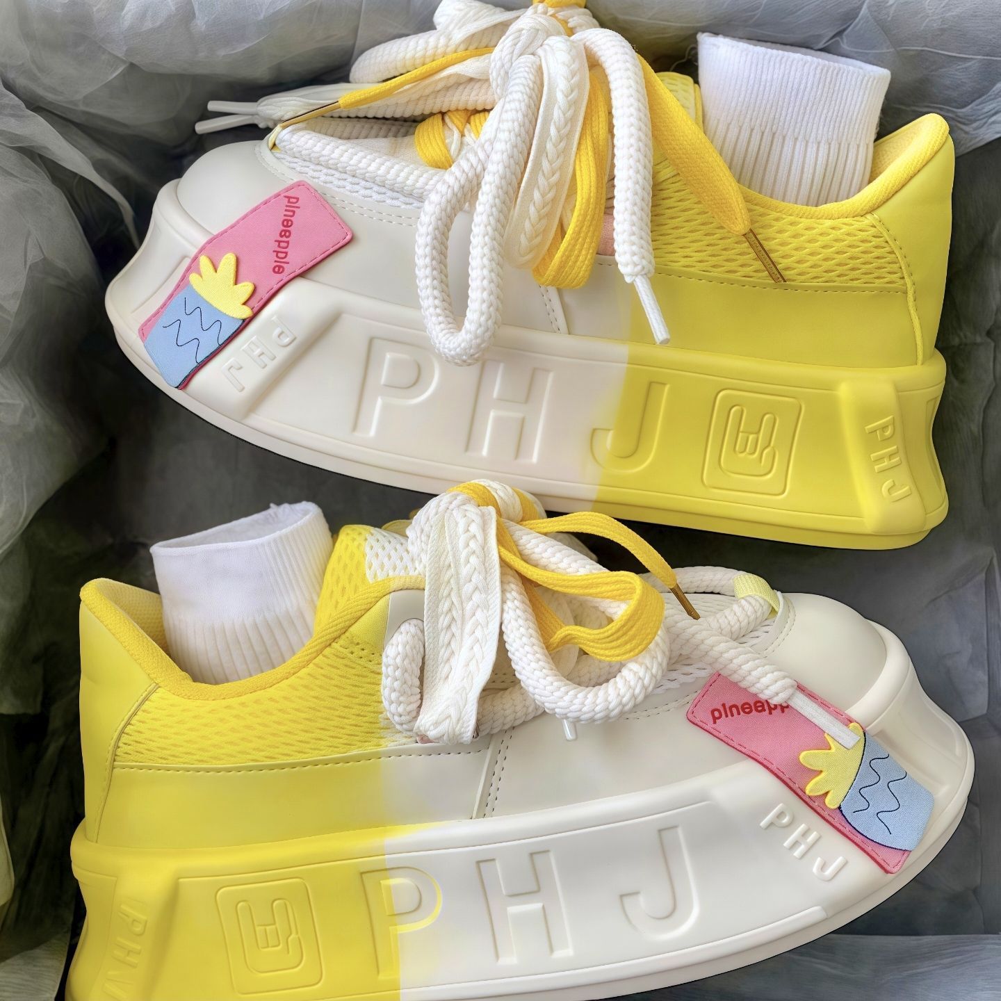 2025 primavera y verano nuevos zapatos de pan de dopamina de comercio exterior para mujeres de alto valor de muffin fondo de cabeza redonda de moda zapatos de skate para mujeres