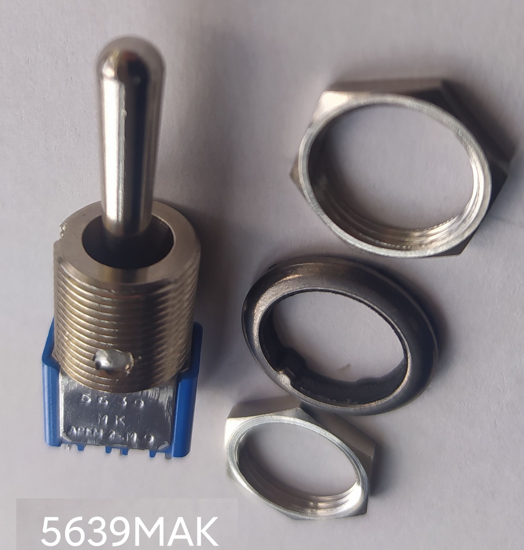 APEM代理商5639MAK替代APEM开关三位摇头开关型号5639MA