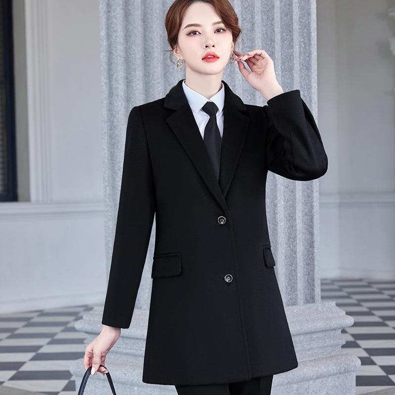 221 여성용 블랙 수트 칼라