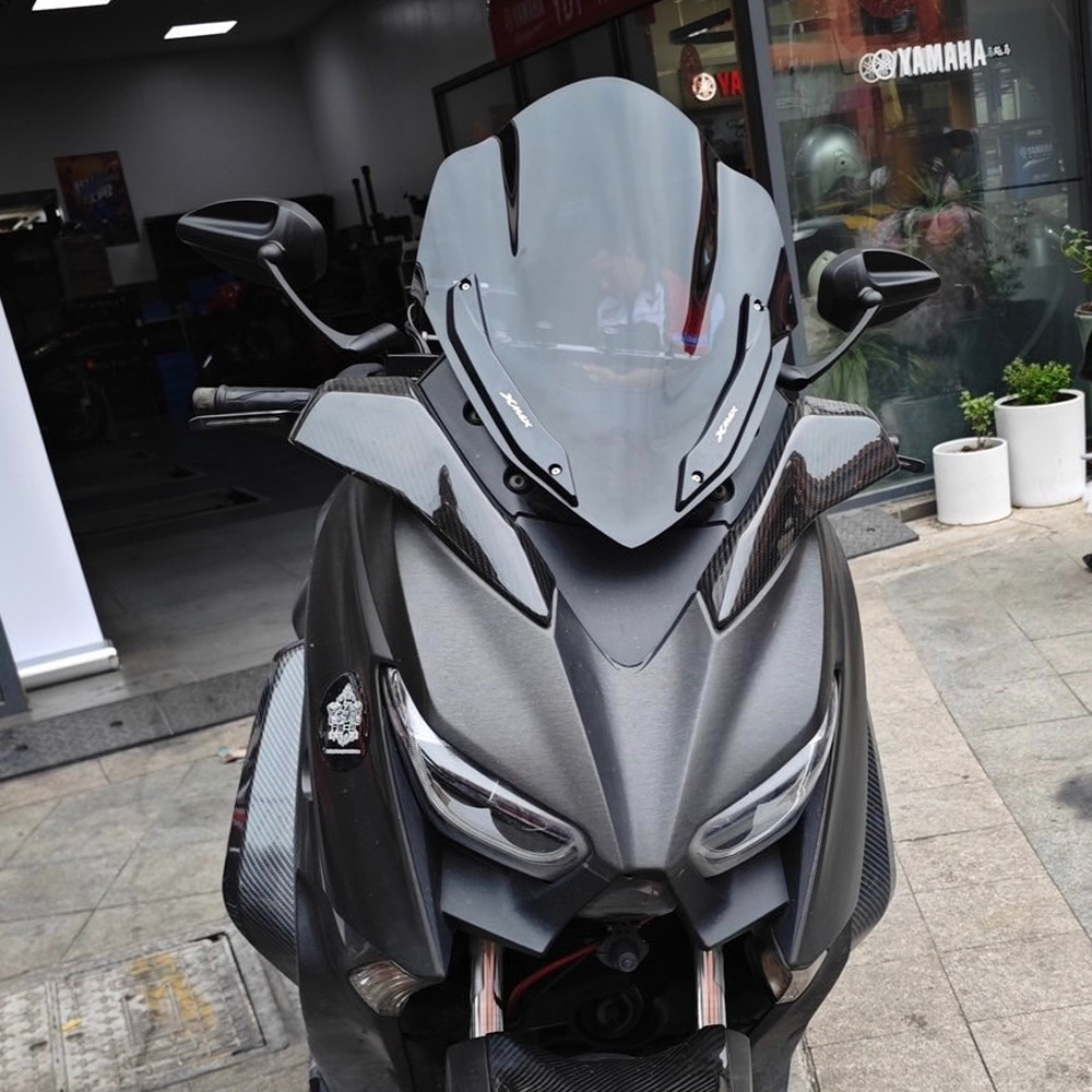 2017-2022 XMAX300 windshield is suitable for Yamaha XMAX 300 competitive windshield Indonesia model