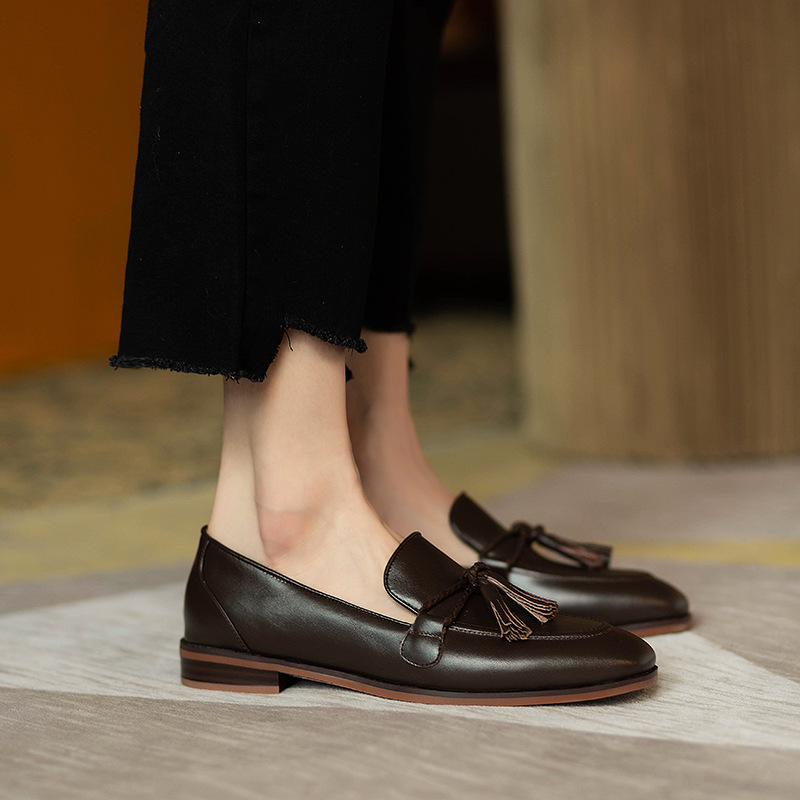 Black shoes for leisure