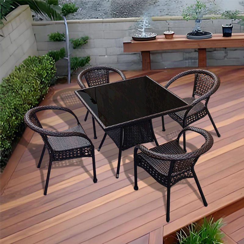 의자 4개 + 정사각형 테이블 70개(쿠션 포함)