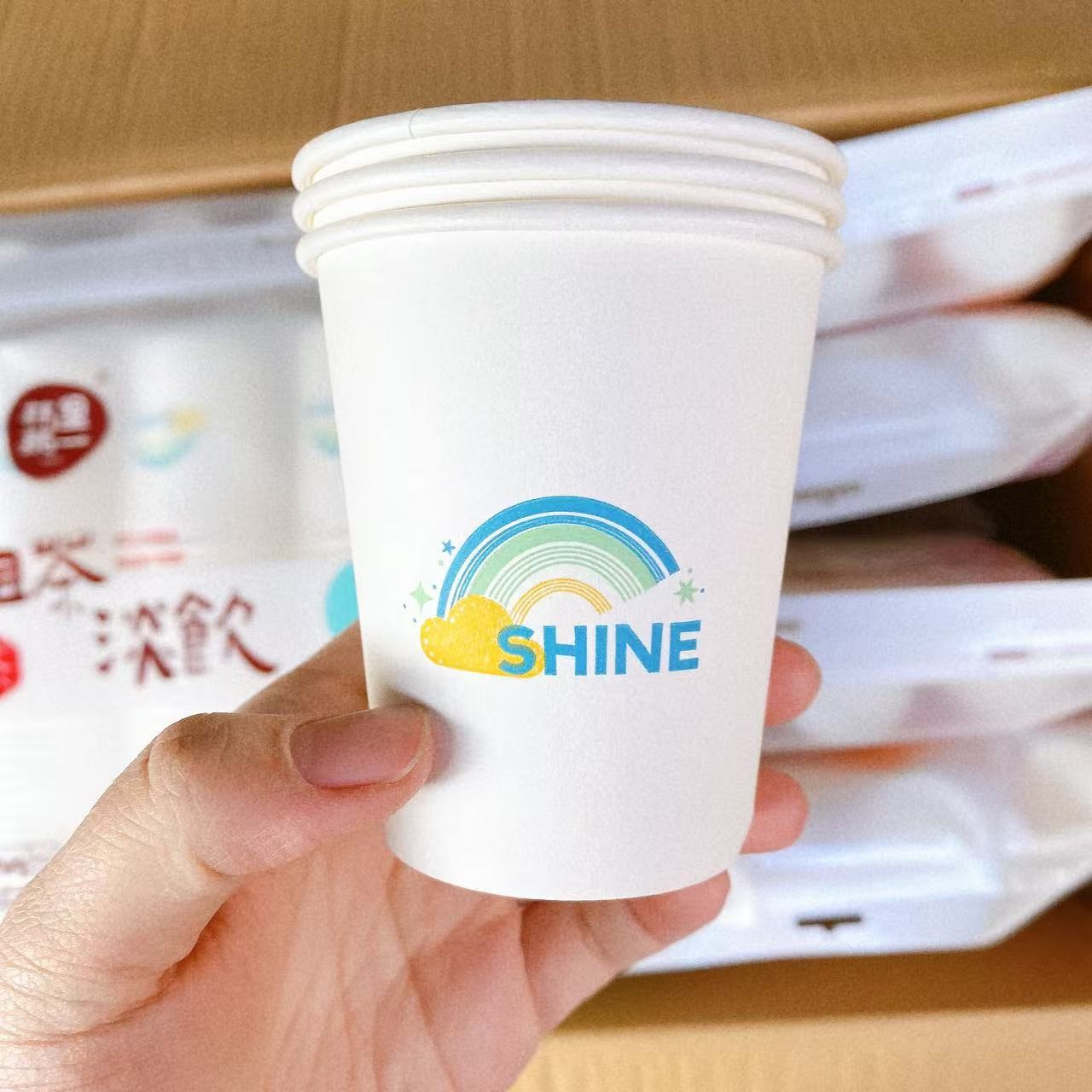 100 tazas de papel desechables 230 ml tazas de agua para beber tazas comerciales domésticas elegir un fabricante al por mayor