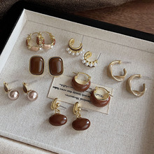 复古咖色耳环女2025新款秋冬感耳钉洋气时尚百搭耳坠二手