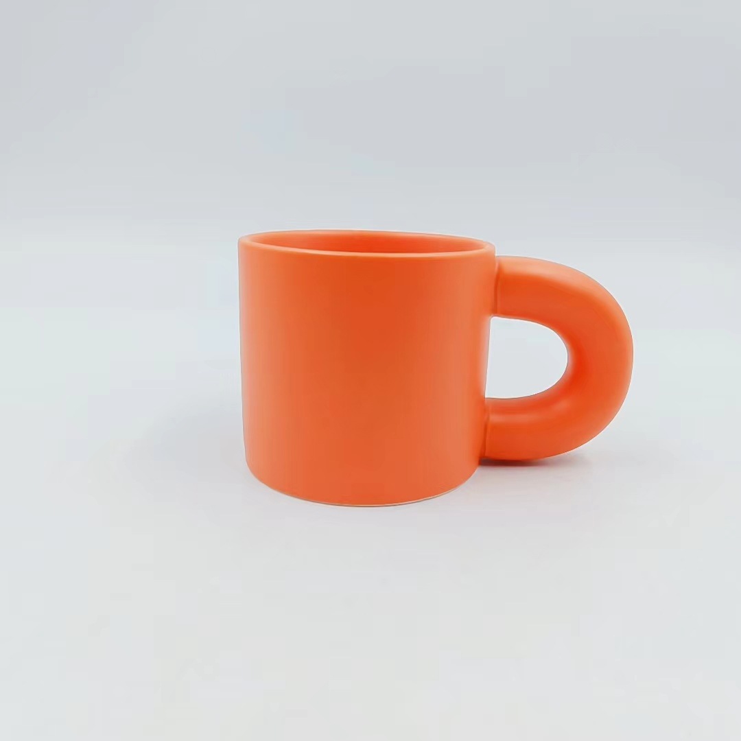 Nuevo 8.5 * 8cm 310ml taza de cerámica de orejas grandes taza de leche taza de desayuno taza de pareja