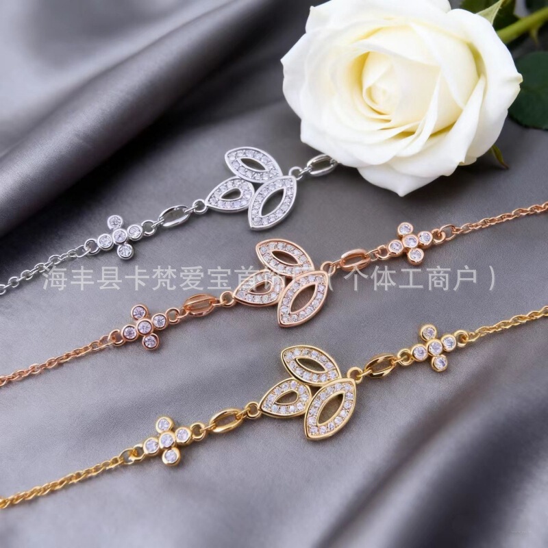 V Gold High Version Hw Bracelet Women's Clover Cut Out Precision Fashion High-End Simple Source Factory Direct Sale V Gold High Version Hw Bracelet Women's Clover Cut Out Precision Fashion High-End Simple Source Factory Direct Sale