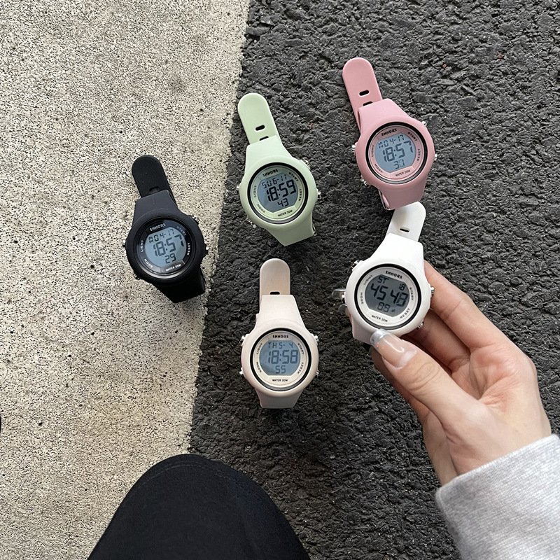 跑步运动多功能手表女生简约气质时尚潮流初高中男学生情侣电子表