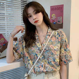 碎花衬衫女2023夏季新款学生短袖衬衣复古港味法式设计感休闲上衣