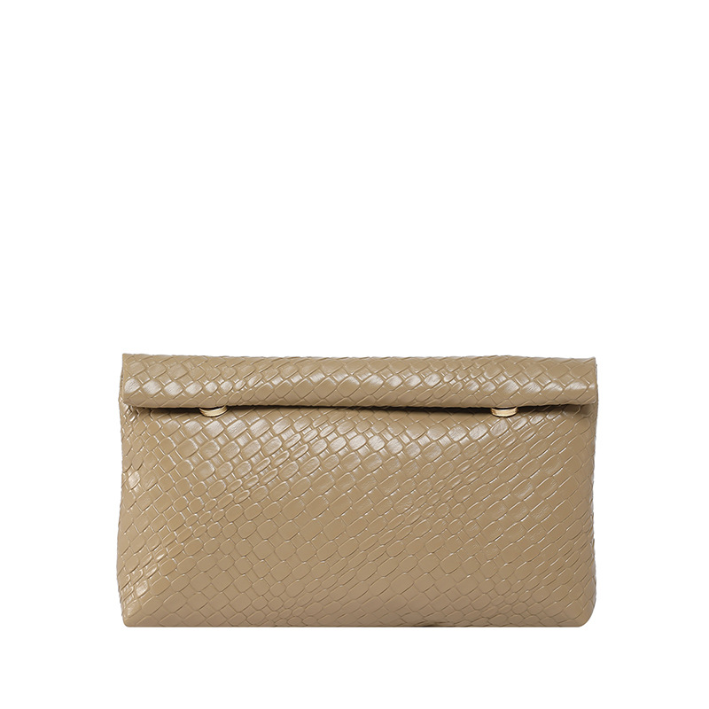 Versión coreana del bolso de mano de moda de gran capacidad 2025 nuevo bolso de sobre rizado simple de tendencia bolso de mano de temperamento de moda