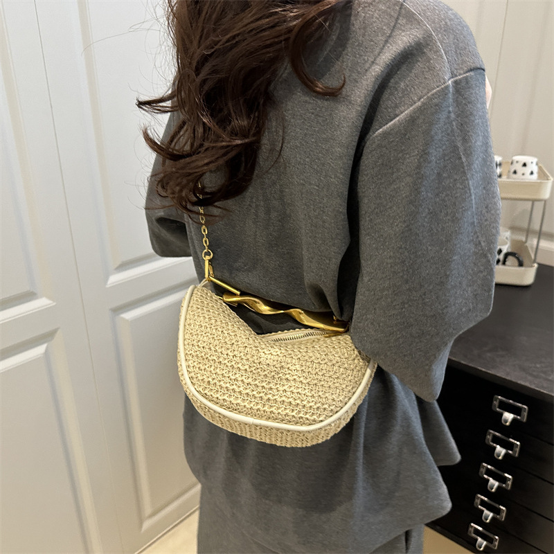 Trendy 2025 New Woven Metal Handle Beach Bag for Women, Half-Moon Straw Bag, Niche Design Trendy 2025 New Woven Metal Handle Beach Bag for Women, Half-Moon Straw Bag, Niche Design