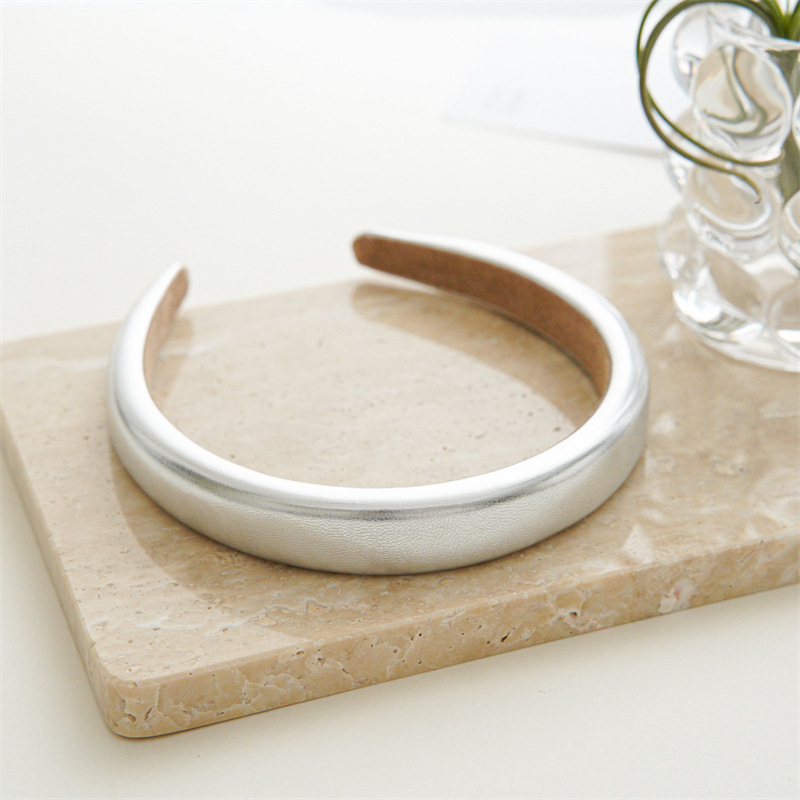 Bandeau minimaliste en cuir noir et argent, bandeau haut de gamme polyvalent français de couleur unie, bandeau haut de gamme crânien, épingle à cheveux pour lavage du visage._voghion.com