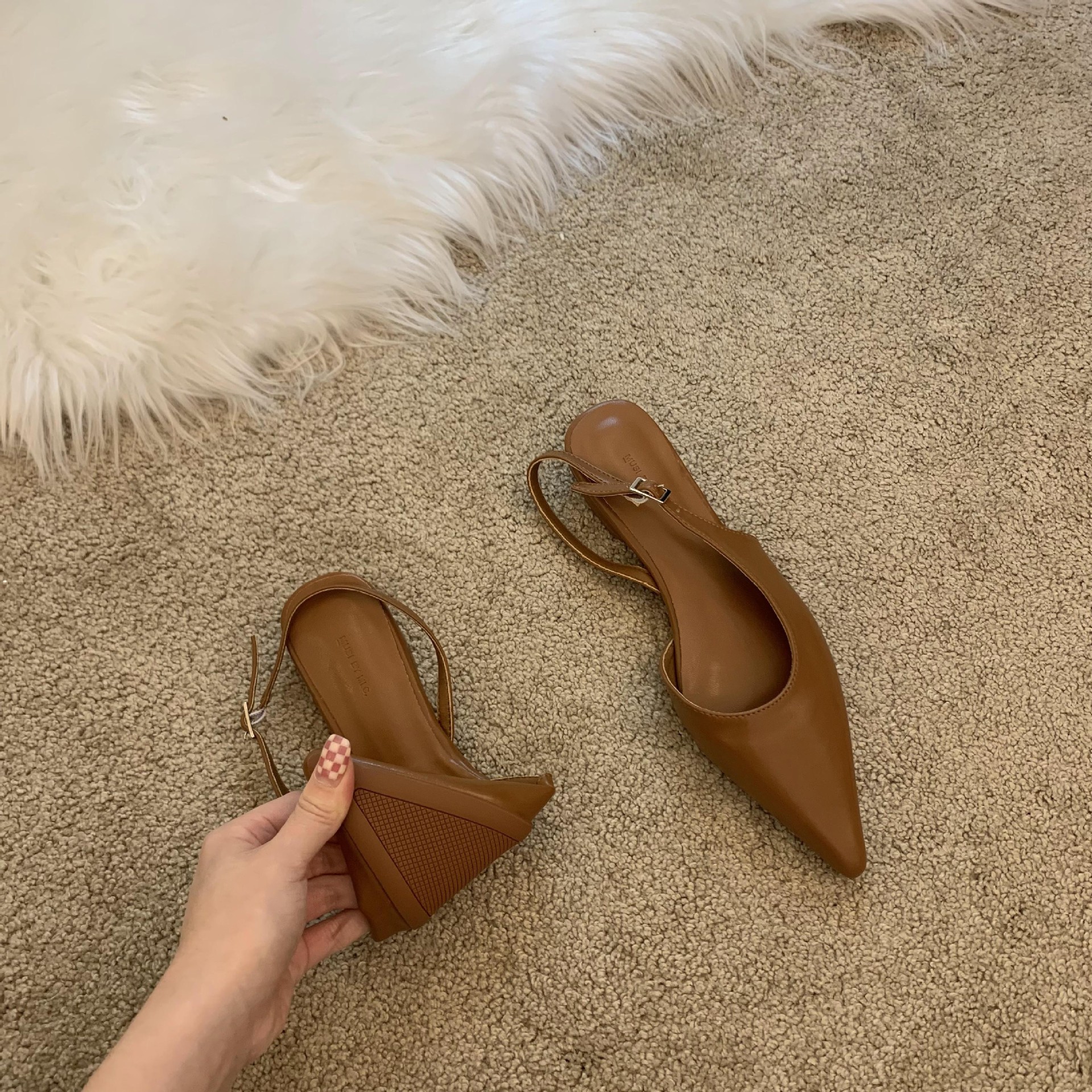 Dámské ploché boty s internetovými celebritami pro jaro a léto 2023, tenký podpatek, špičatá špička, mělká ústa, taštičková špička, kočičí podpatek, pásek, vílí boty_voghion.com