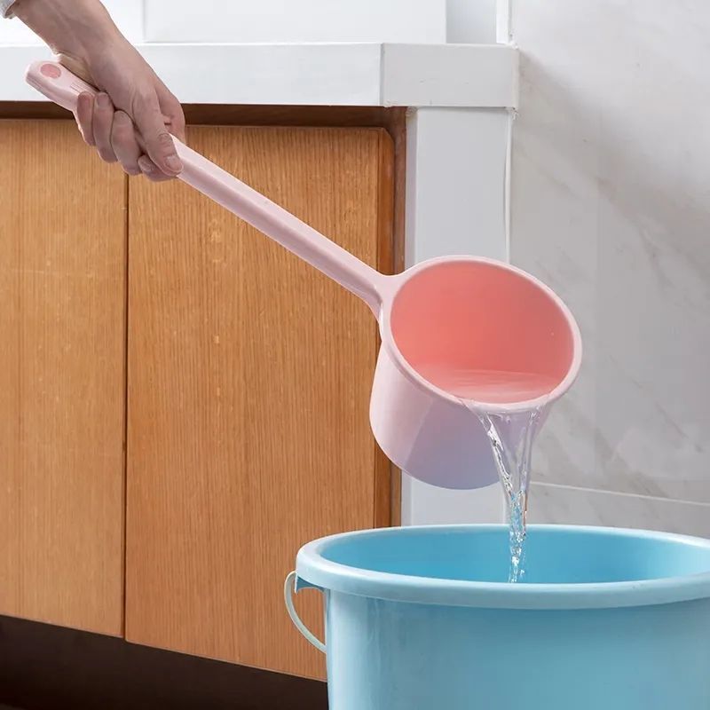 Cucharón de Agua de Mango Largo de PP para Cocina y Baño