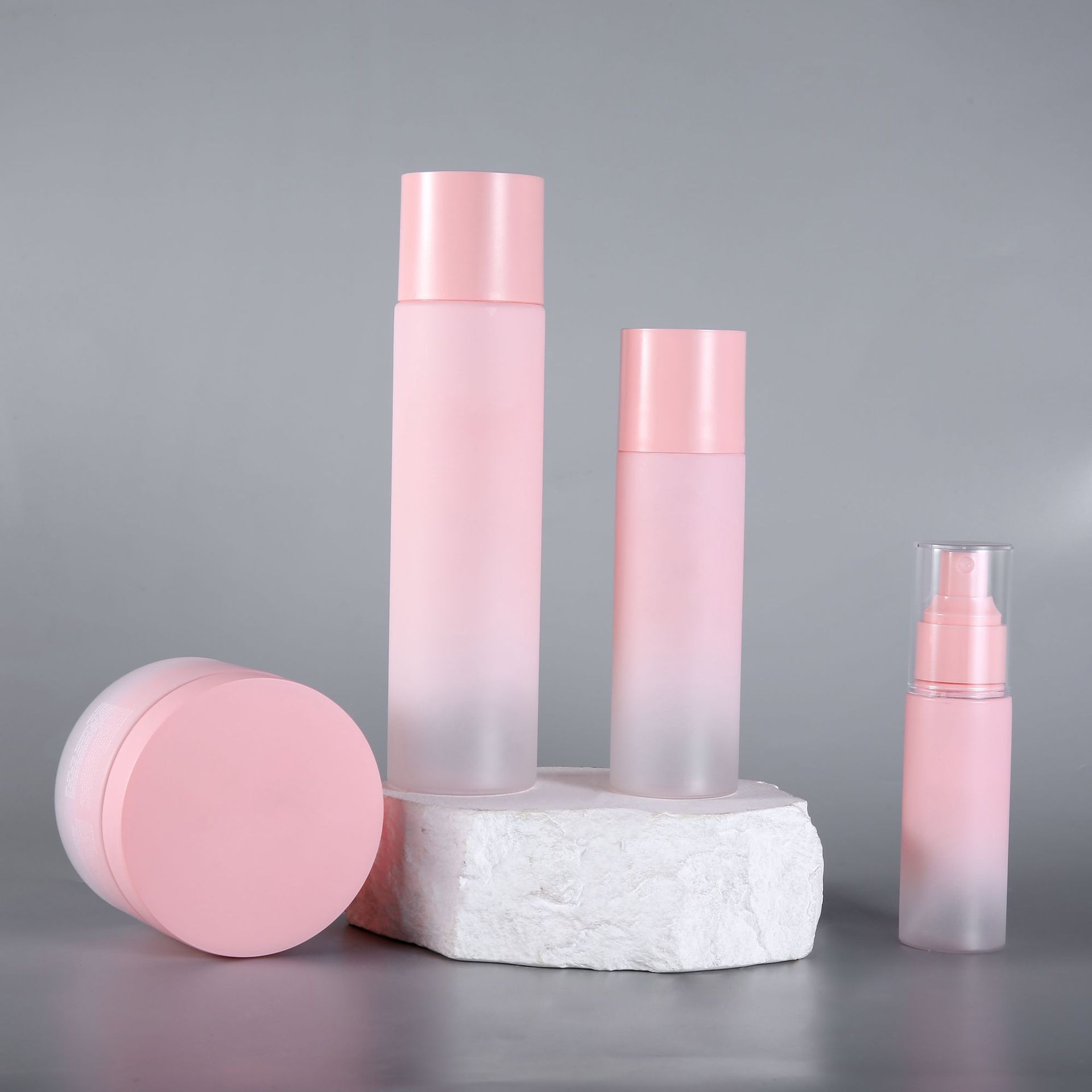 粉色系列渐变手感漆瓶水乳护肤瓶膏霜瓶PET塑料瓶