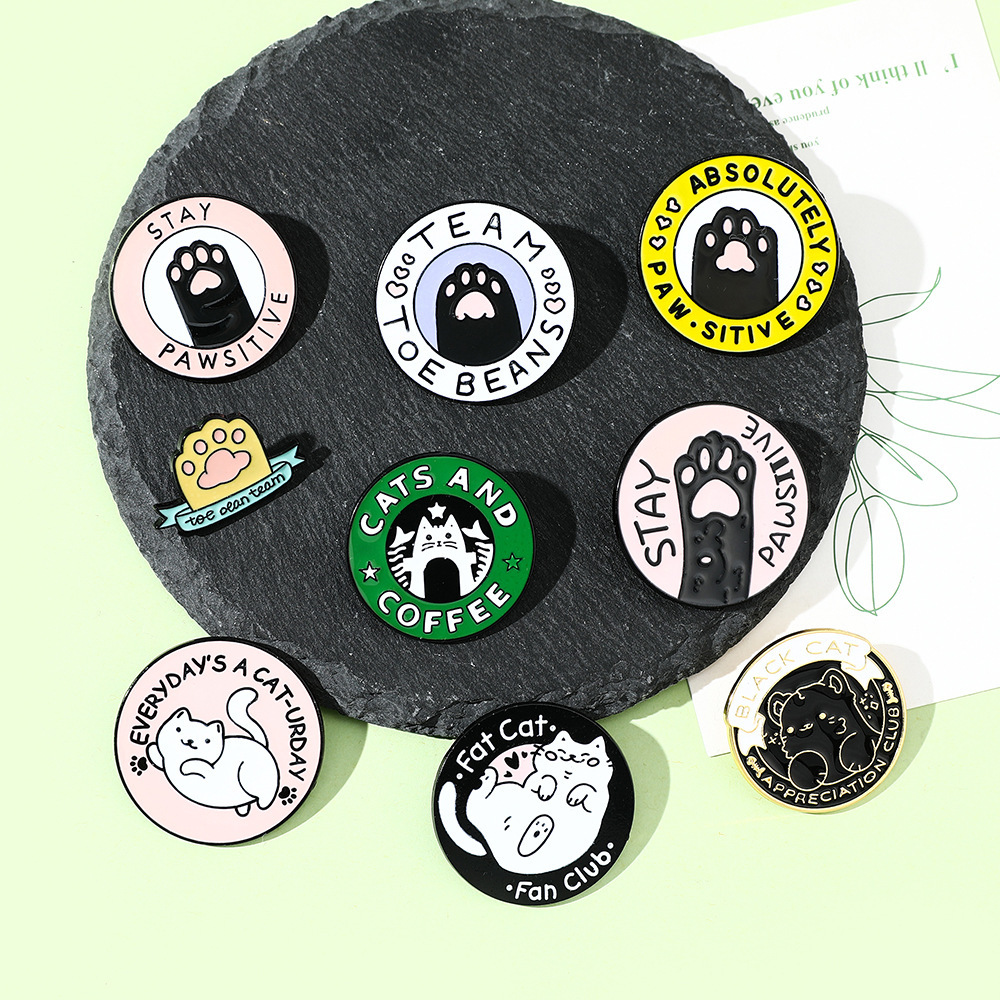 Gato gordo lindo gato broche europeo y americano gato de dibujos animados garra dedo del pie equipo oean esmalte pin ropa Accesorios