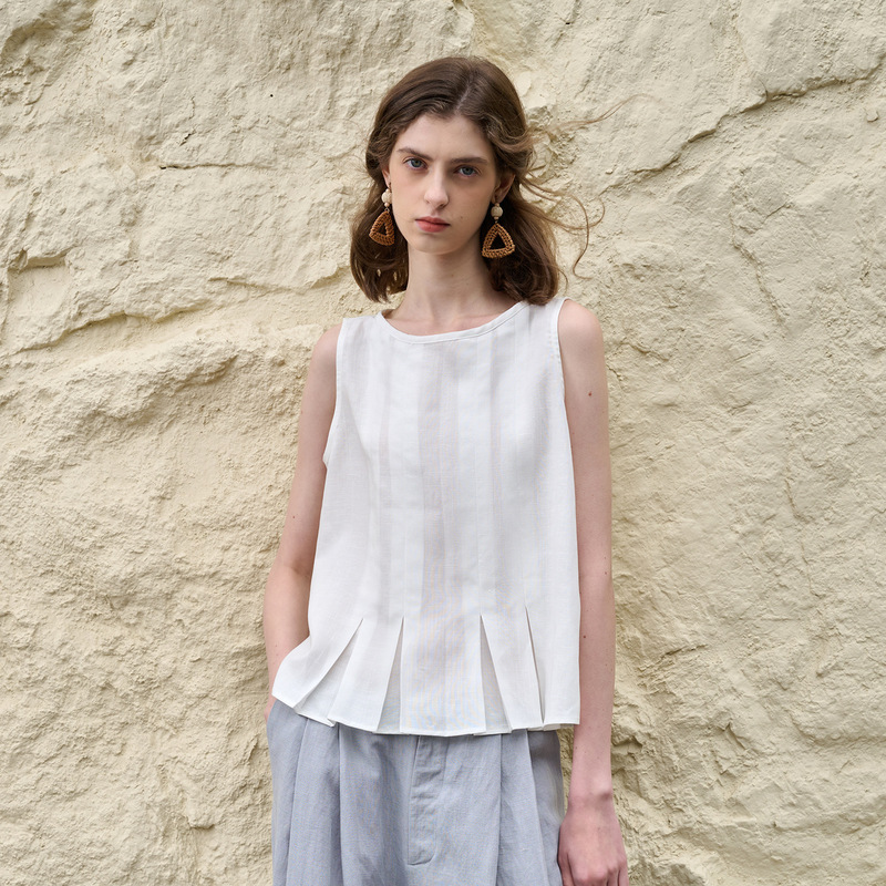 Pleated Lyocell Vest for Women 2026 Niche Design Loose Top Summer Linen Casual Breathable Sleeveless Shirt Pleated Lyocell Vest for Women 2026 Niche Design Loose Top Summer Linen Casual Breathable Sleeveless Shirt