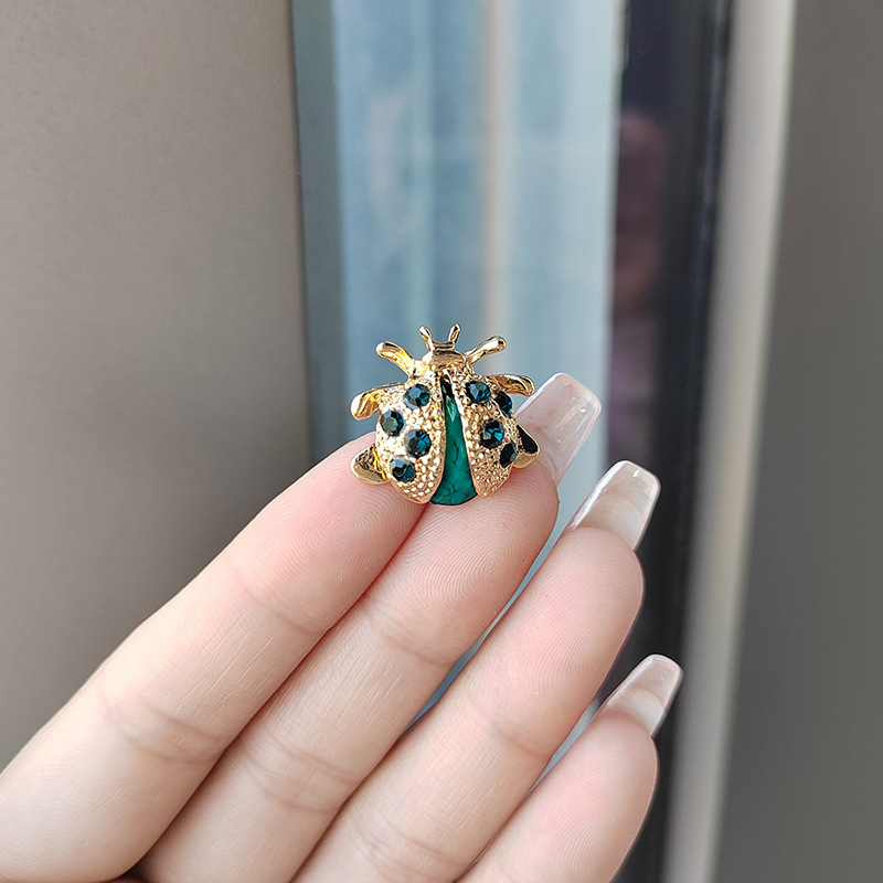 Fashion Personality Vintage Brooch Beetle Seven Stars Ladybug Colorful Corsage Clothing Accessories_voghion.com