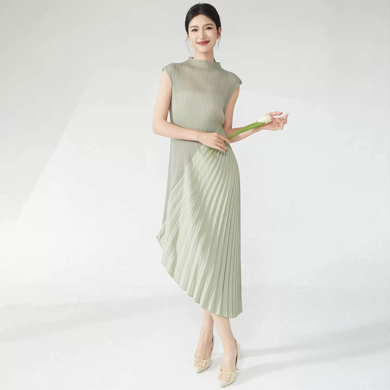 直播热卖超好看独特漂亮裙子高级感不规则气质优雅褶皱礼服连衣裙