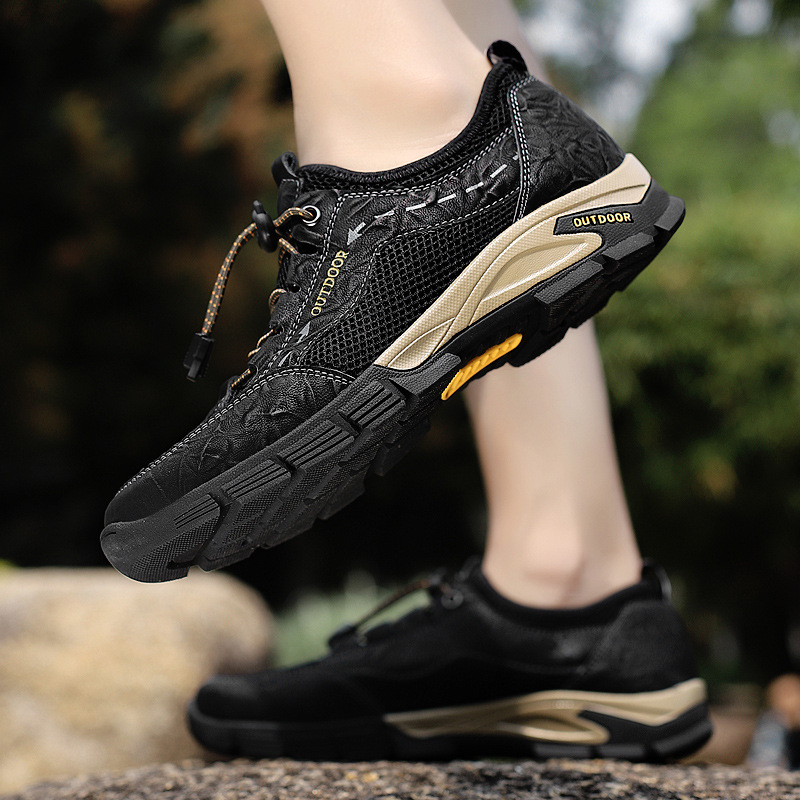 Casual low black solid color casual footwear