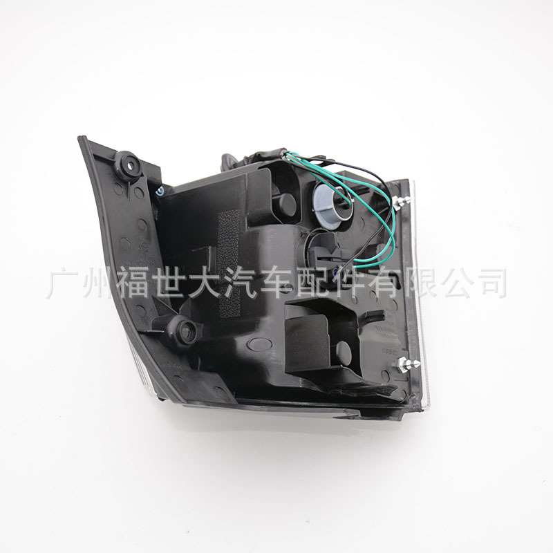 Aplicable a 2007 - 2010 Mitsubishi Outlander luz trasera exterior L: 8330A395 R: 8330A396 image 4