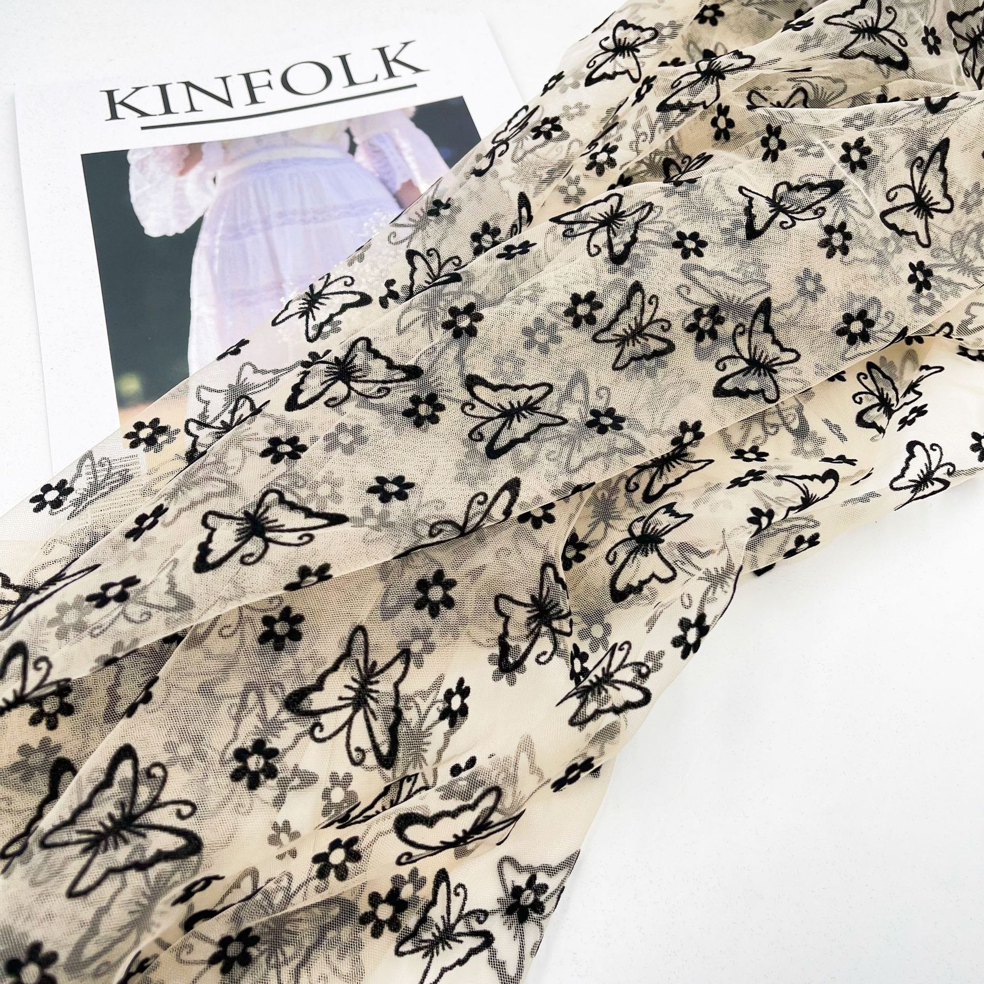 Diamante malla flocado mariposa pequeña flor hilados ropa para niños Hanfu Lolita mantel en stock suministro directo