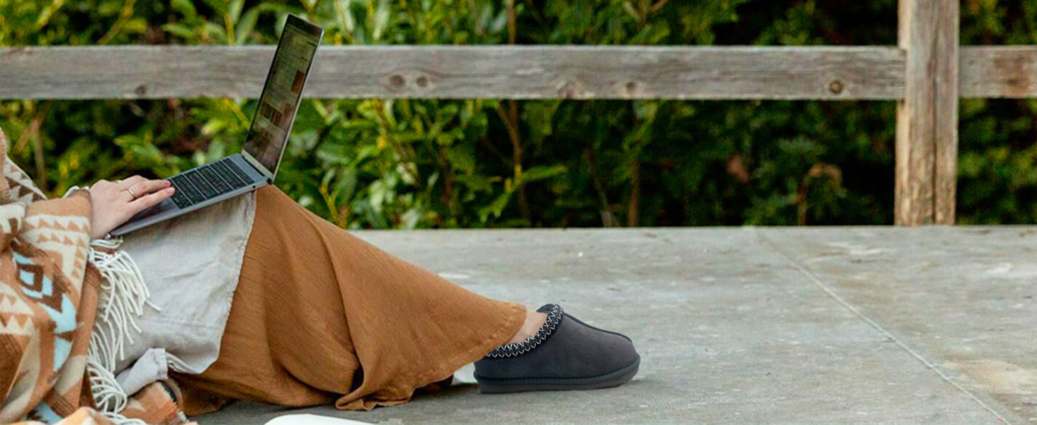 Pantoufles d'hiver chaudes antidérapantes pour femmes en plein air, mini bottes de table imperméables, bottines courtes en cuir, chaussures à enfiler en peluche_voghion.com