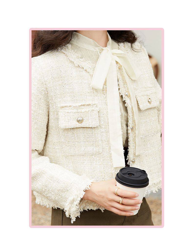 Áo khoác nữ ngắn dáng vải tweed viền tua rua, tay dài, form rộng — Hồng ngó sen chi tiết 11