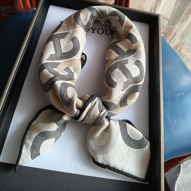 Silk Cashmere Exotic Double-Sided Heterochromatic Black and White 70 Velvet Multi-Purpose Silk Scarf Autumn and Winter Scarf 22