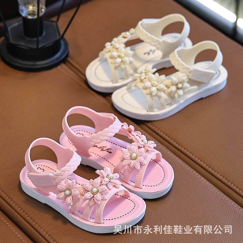 Sandalias de niñas de verano para niños pequeños y medianos nuevos zapatos de perlas de exportación fábrica directa al por mayor 8330 + 35