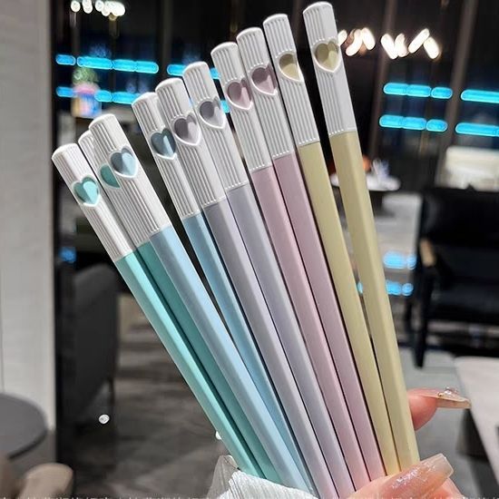 Cute Pink Five-Color Heart Alloy Chopsticks, Non-Slip, Not Prone to Mold, Dishwasher-Safe, New Household Tableware