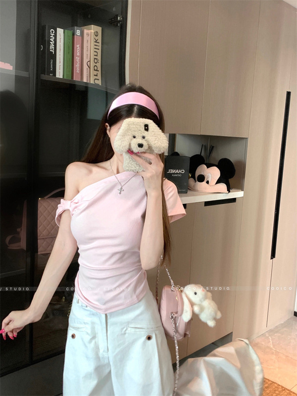 CallmeEar//【デコンストラクトオフショルダーT】夏デザインの女性用半袖オフショルダートップス|undefined