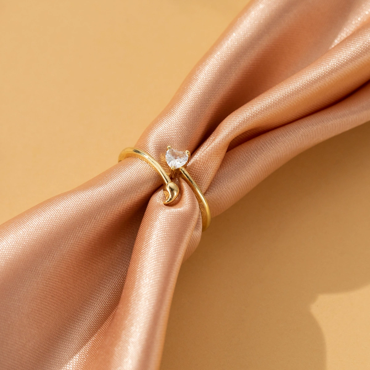 Трансграничная новая любовь медное отверстие кольцо микро-инкрустированное цирконовое простое кольцо европейская и американская мода медное сердце с цирконием