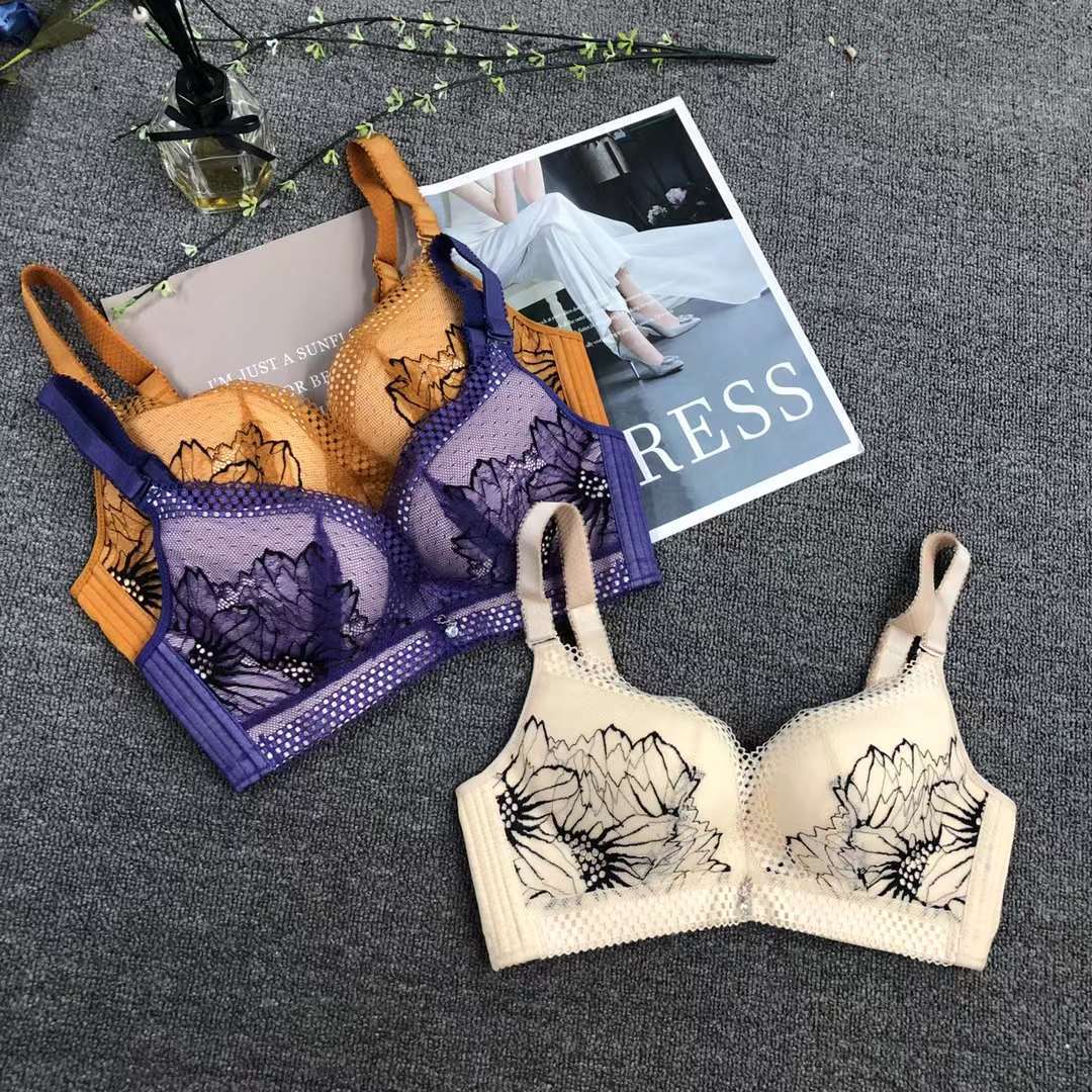 Colección de pecho push-up ajustable de cuatro pechos de alta calidad cómoda sin costuras inalámbrico superior delgada inferior ropa interior gruesa sujetador de mujer
