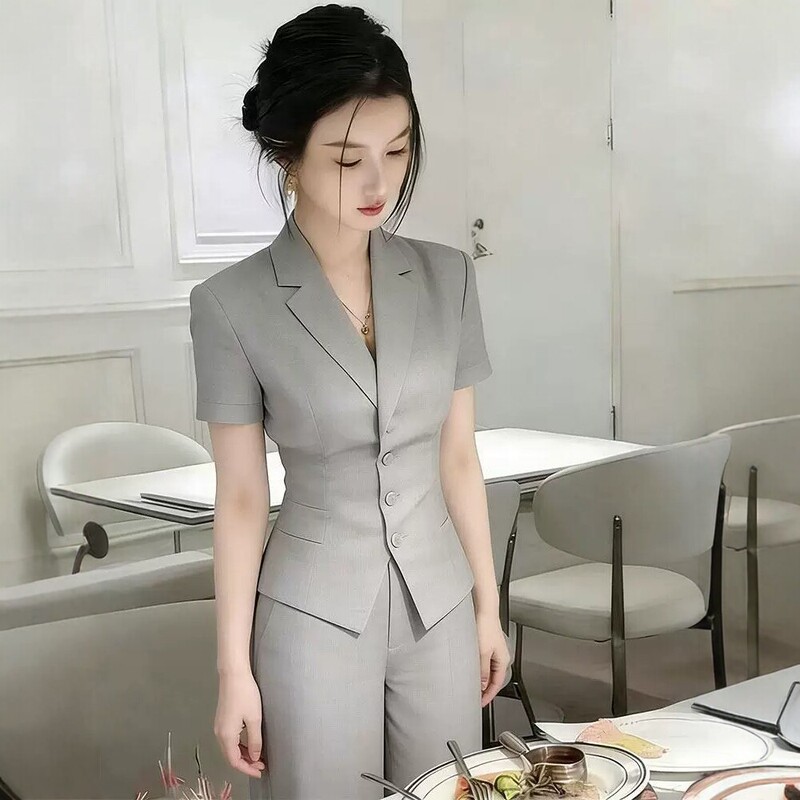 Gray Short-Sleeved Suit for Women, Summer Style, Suitable for Intellectual Commuting, a Complete Set of High-End Two-Piece Suits
