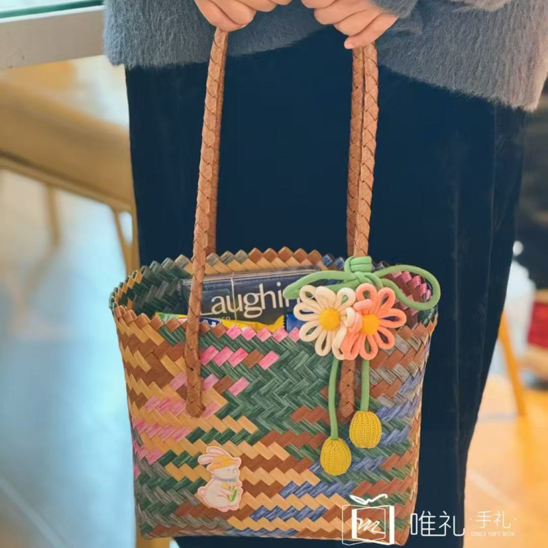 新中国式のお土産は藤の編み物のかごをまねて結婚します。|undefined