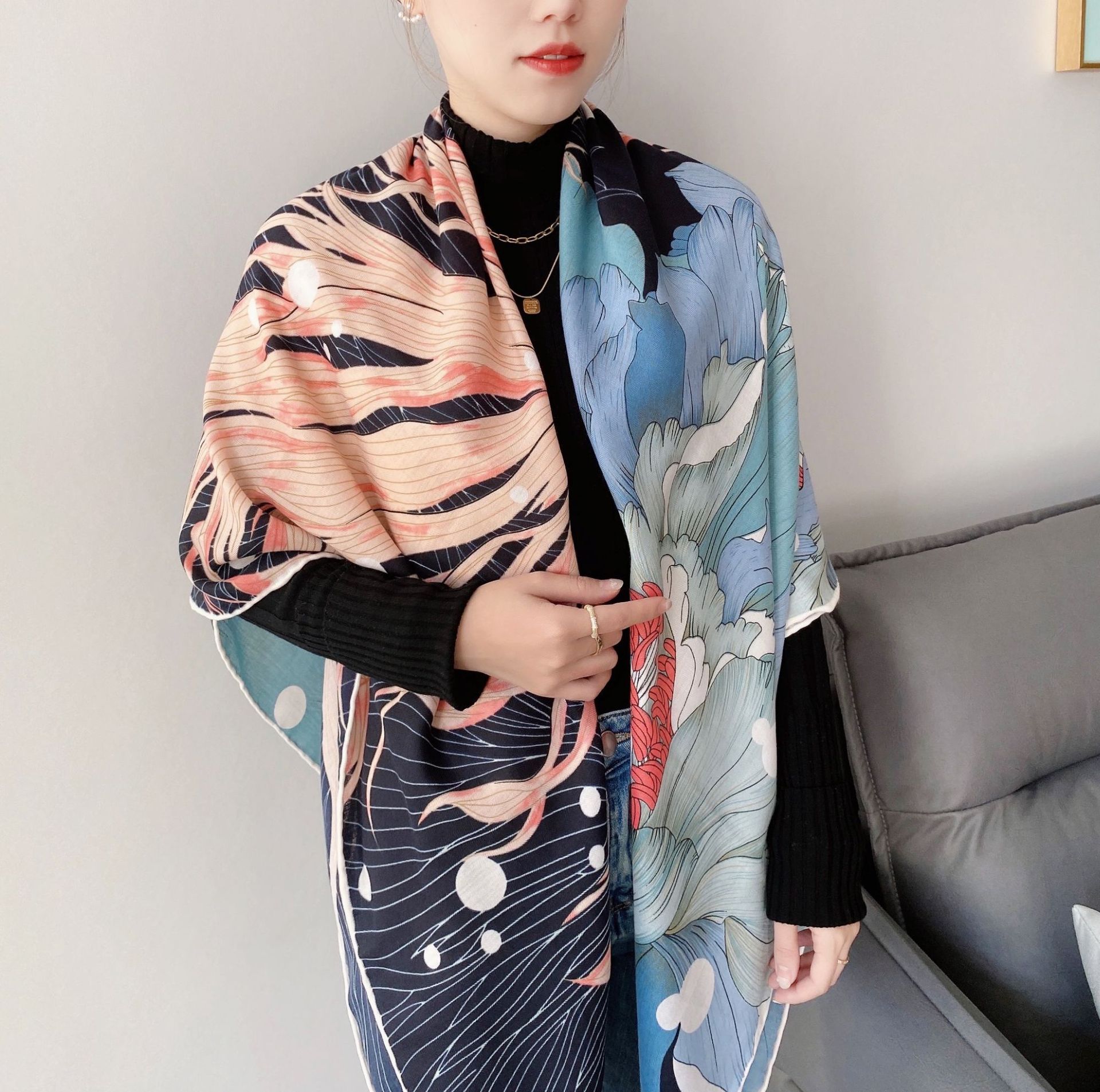 Nueva elegante bufanda de peonía koi de primavera y verano de las mujeres exquisita mano curling transfronterizo bufanda cuadrada grande chal decorativo de doble uso