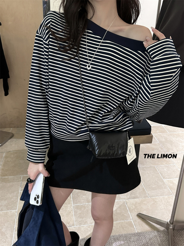 thelimon柠檬绿茶2025秋季新款设计感显瘦露肩一字领卫衣女上衣潮|undefined