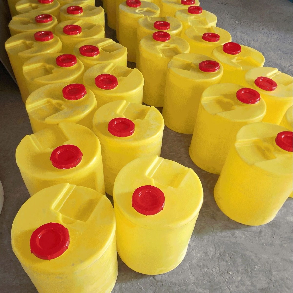 济南厂家直销40LPE加药箱搅拌罐计量投药桶加药罐水处理专用滚塑