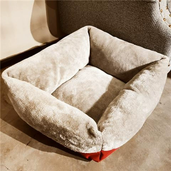 Red and gray removable dog kennel to keep warm in winter - integrated kennel mat