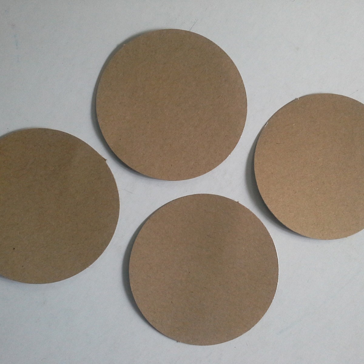 圆形过胶牛皮纸瓶垫  硅胶饮料专用 环保硅胶开瓶小垫子可