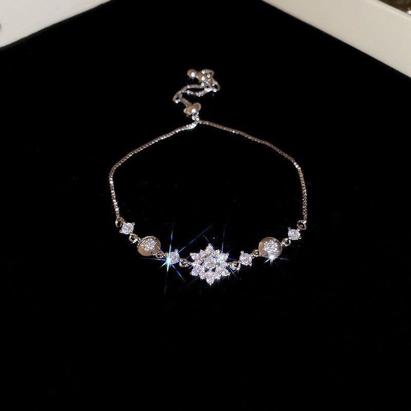 Zircon pulsera de geometría lujosa pulsera de alta sensación transfronteriza flash universal joyería de mano mujer fábrica de libros rojos al por mayor