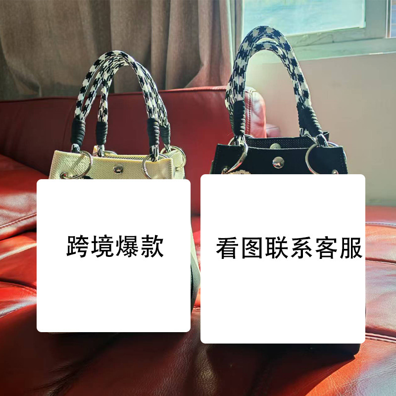 Cross-Border Hot-Selling Camellia Knitted Handbag with Hollow Flower Design, Simple and Versatile Woven Gift Bag