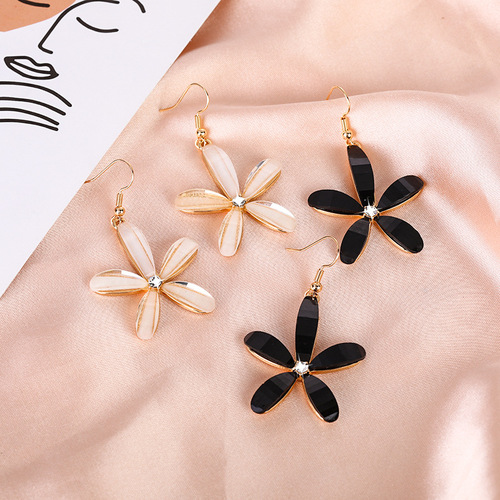 New Style Trendy Internet Celebrity Elegant Earrings Women's Exaggerated Petal Earrings Personality Retro Ear Hooks Super Shiny Fashionable Earrings for Women