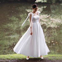 跨境批发韩式吊带轻婚纱缎面简单气质旅拍写真晚礼服白色日常长裙