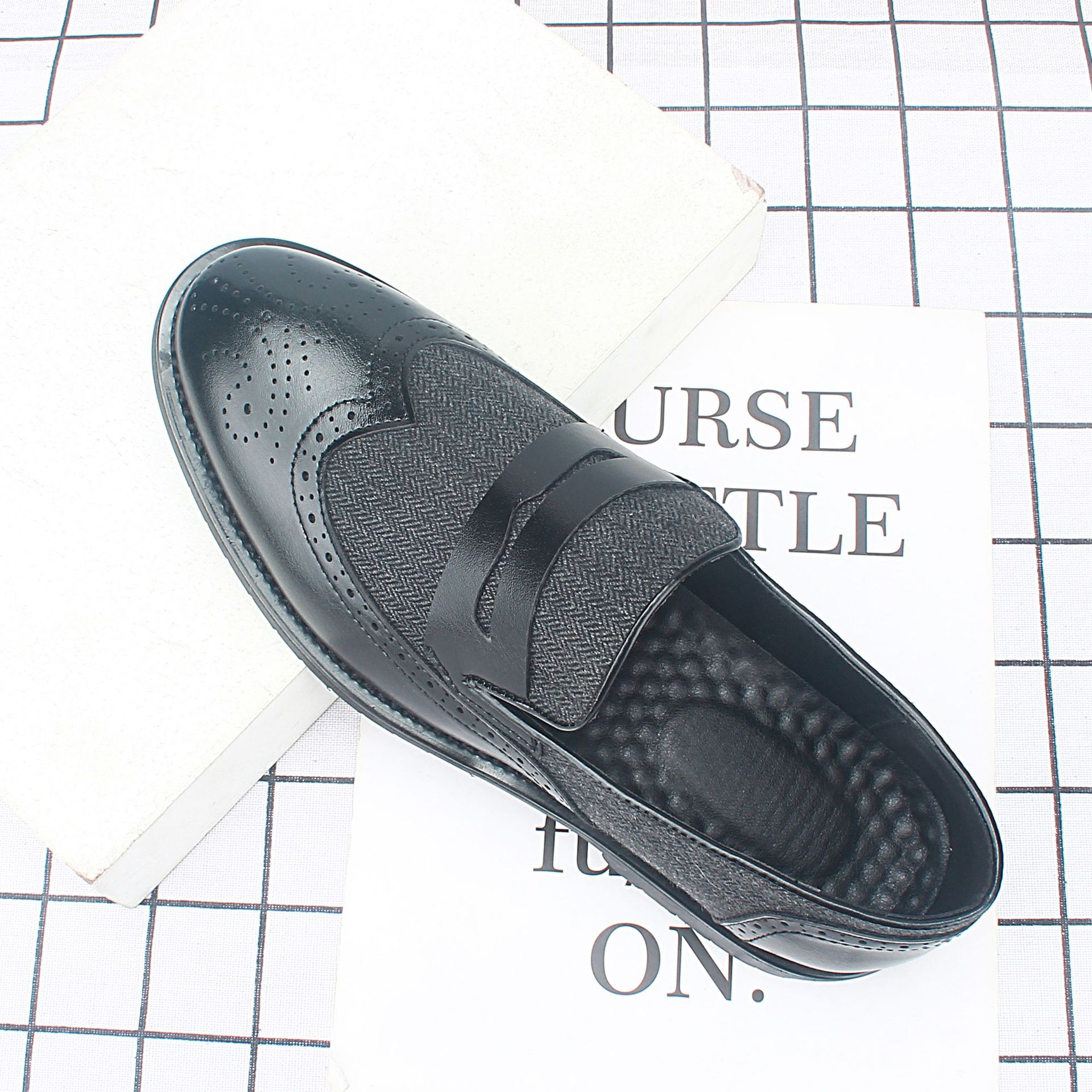 ��Ь2023���¿����Ь�˶����аٴ�ͷ��ʿƤЬ��Ь563