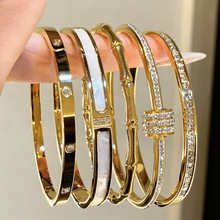 �羳�ٴ��Ƕ�ʯ�����C���b�߼�����Ȧ�֭h��ˮ����ɫ�18K��