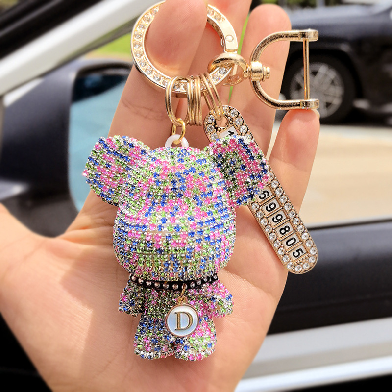 Llavero de coche lleno de diamantes dibujos animados cabeza grande oso llavero letras dibujos animados chica exquisita llave colgante regalo