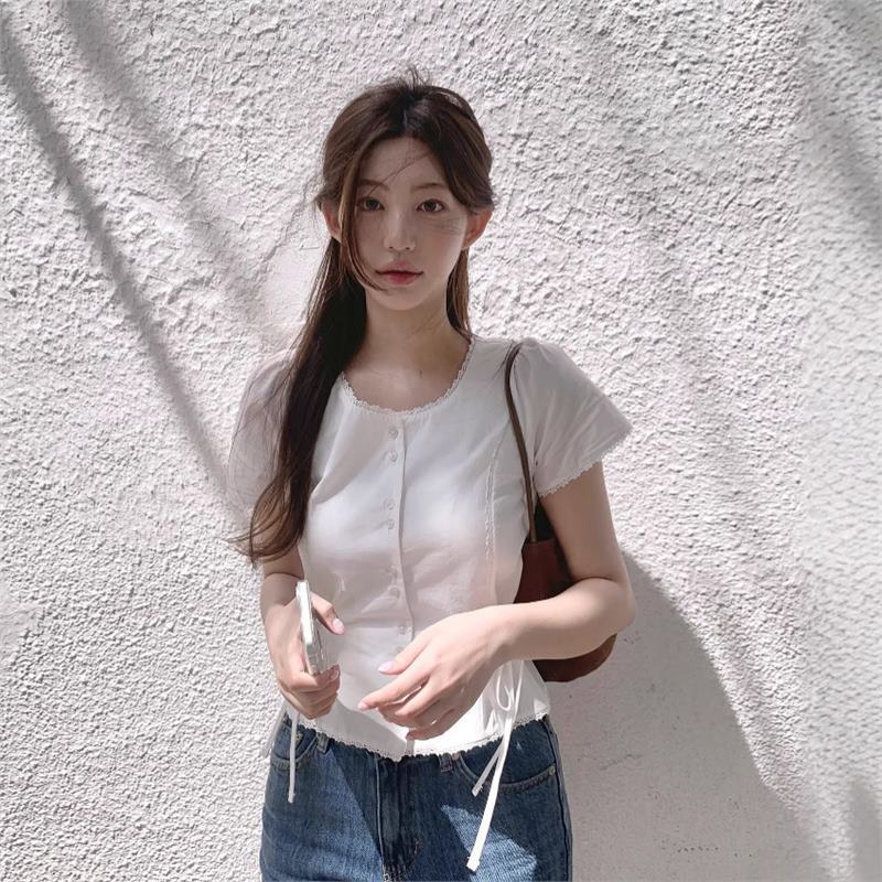 Spot Korean Women's Clothing Zaen*O Summer Sweet Lace Lace-Up Waist Slimming Look Puff Sleeve Short-Sleeved Shirt