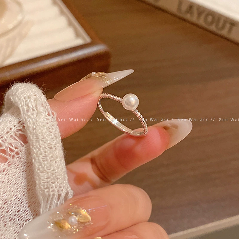 Ring, Retro Small Bow Design, Light-Luxury Silver-Tone Statement, One Size